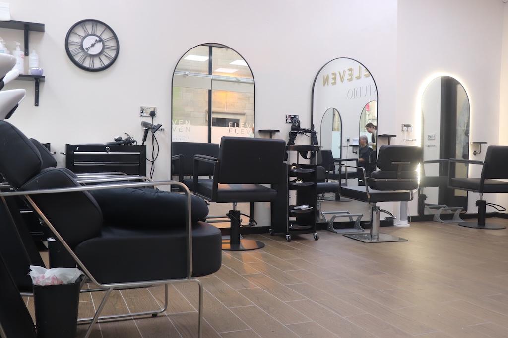 ELEVEN:ELEVEN Hair Studio 4